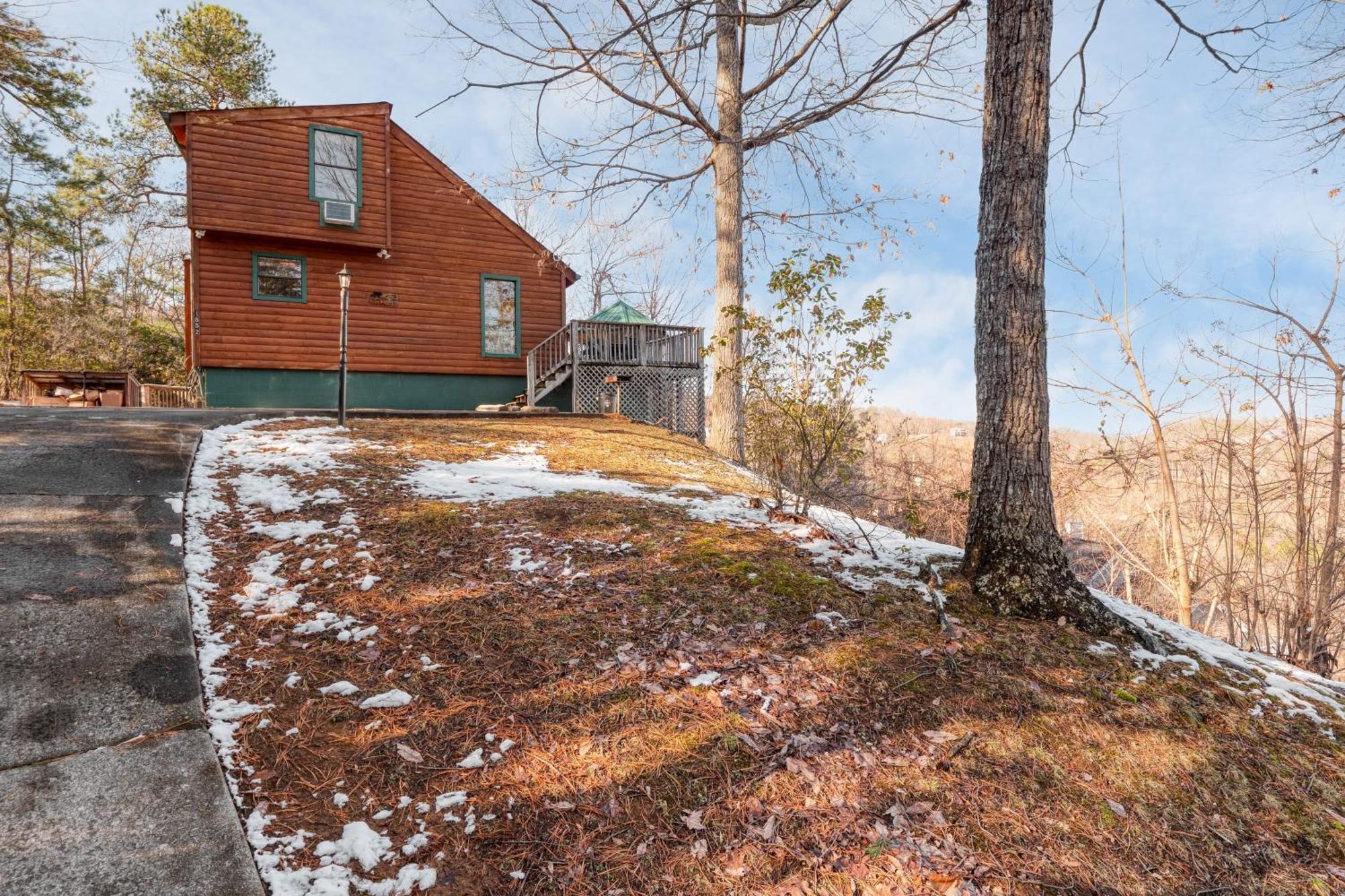 Fontana By Avantstay Gorgeous Mountain Cabin W Views Hot Tub Game Room Gatlinburg Eksteriør billede