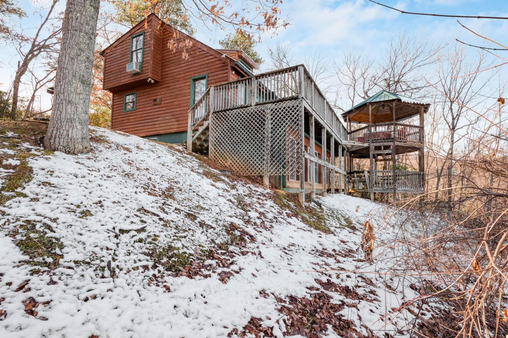 Fontana By Avantstay Gorgeous Mountain Cabin W Views Hot Tub Game Room Gatlinburg Eksteriør billede