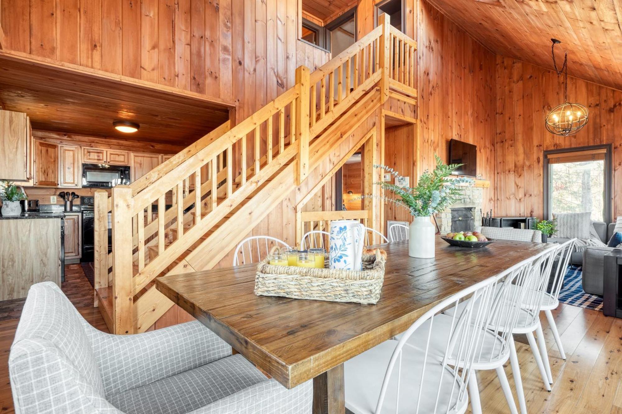 Fontana By Avantstay Gorgeous Mountain Cabin W Views Hot Tub Game Room Gatlinburg Eksteriør billede