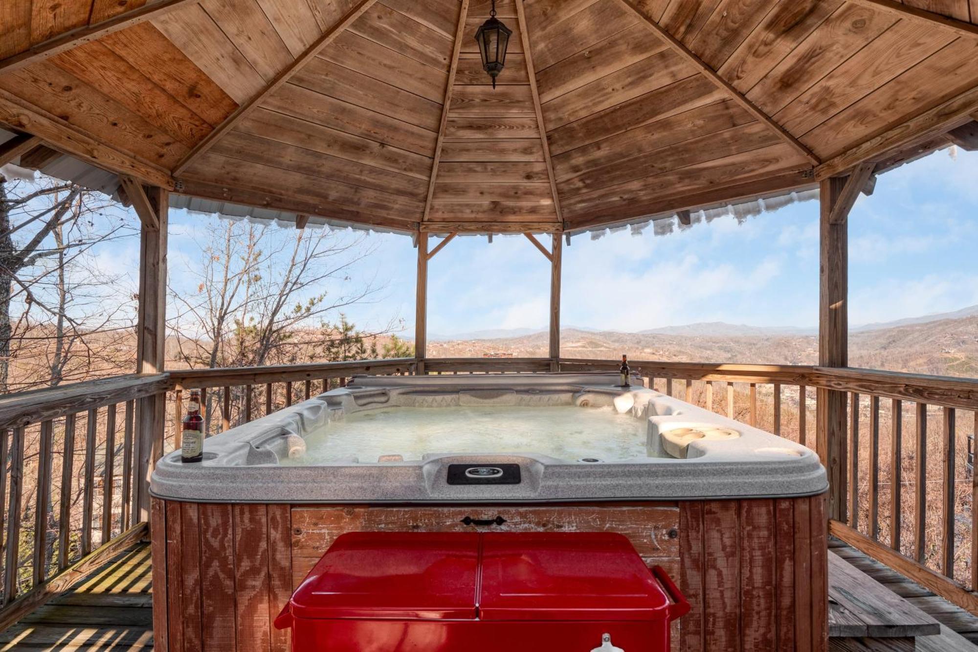 Fontana By Avantstay Gorgeous Mountain Cabin W Views Hot Tub Game Room Gatlinburg Eksteriør billede